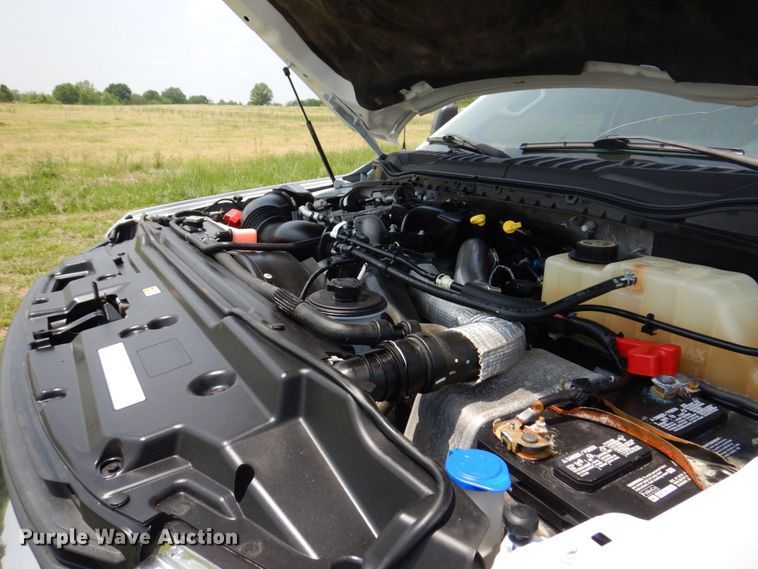 image for item KR9357 2017 Ford F250 Super Duty XLT  Crew Cab pickup truck