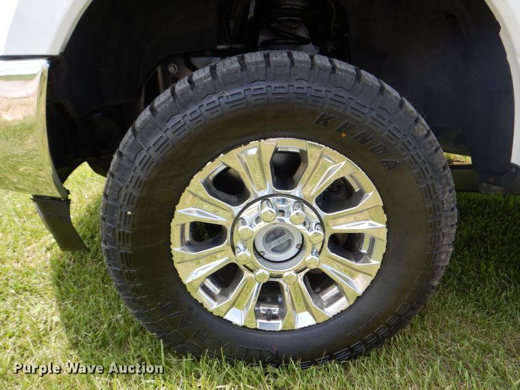 image for item KR9357 2017 Ford F250 Super Duty XLT  Crew Cab pickup truck