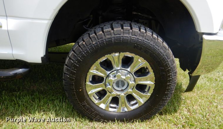 image for item KR9357 2017 Ford F250 Super Duty XLT  Crew Cab pickup truck