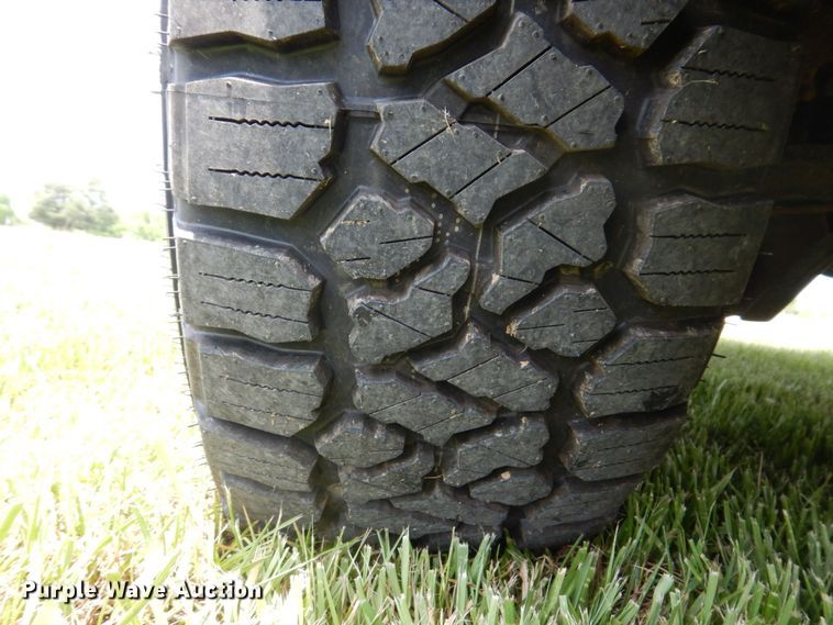 image for item KR9357 2017 Ford F250 Super Duty XLT  Crew Cab pickup truck