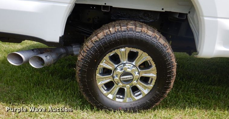 image for item KR9357 2017 Ford F250 Super Duty XLT  Crew Cab pickup truck