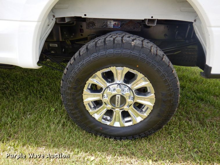 image for item KR9357 2017 Ford F250 Super Duty XLT  Crew Cab pickup truck