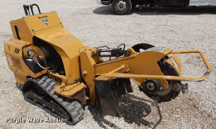image for item MF9094 2015 Vermeer SC30TX  stump grinder