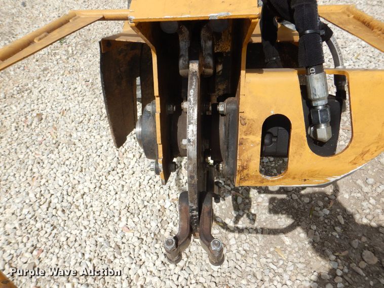 image for item MF9094 2015 Vermeer SC30TX  stump grinder