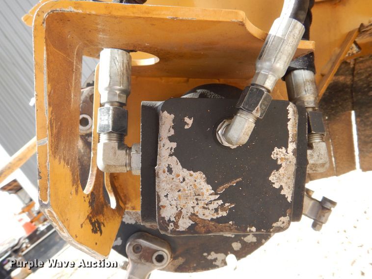 image for item MF9094 2015 Vermeer SC30TX  stump grinder