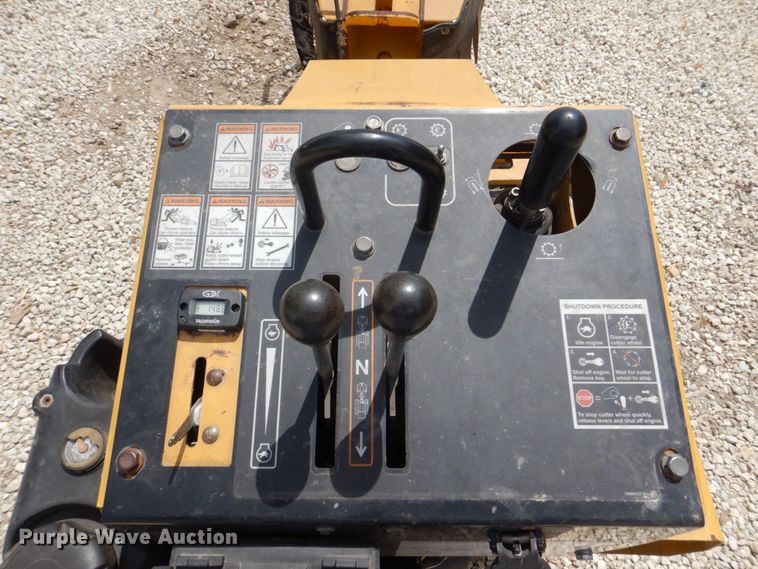 image for item MF9094 2015 Vermeer SC30TX  stump grinder