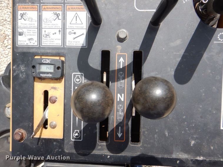 image for item MF9094 2015 Vermeer SC30TX  stump grinder