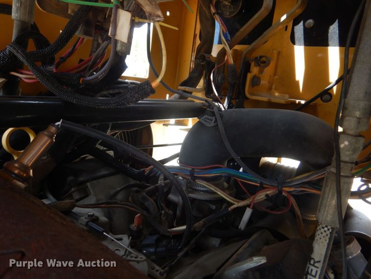 image for item MF9094 2015 Vermeer SC30TX  stump grinder