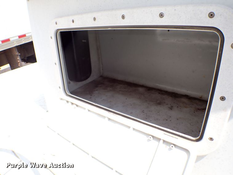 image for item MF9339 1998 Gulf Coast boat