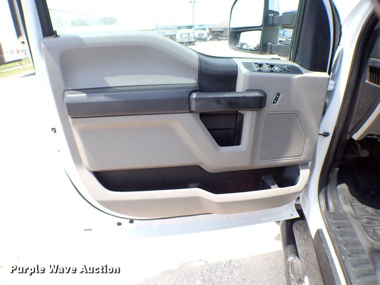 image for item MF9344 2019 Ford F550 Super Duty XL  flatbed truck