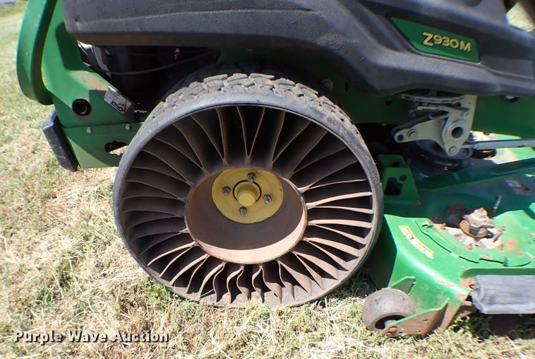 image for item MF9422 John Deere Z930M  ZTR lawn mower