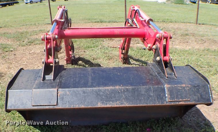 image for item MF9426 Mahindra ML235  loader