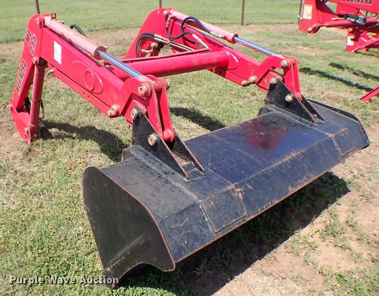 image for item MF9426 Mahindra ML235  loader