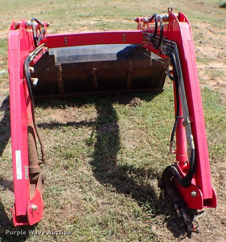 image for item MF9426 Mahindra ML235  loader