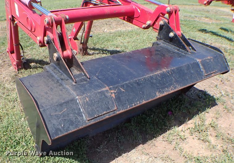 image for item MF9426 Mahindra ML235  loader