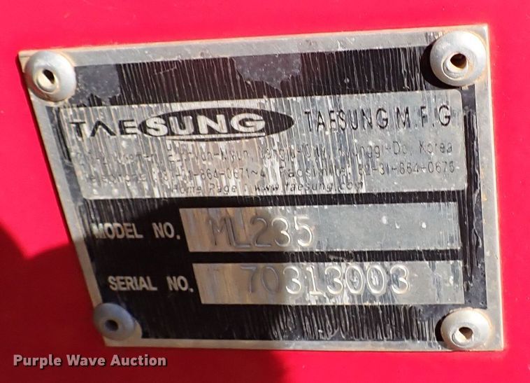 image for item MF9426 Mahindra ML235  loader