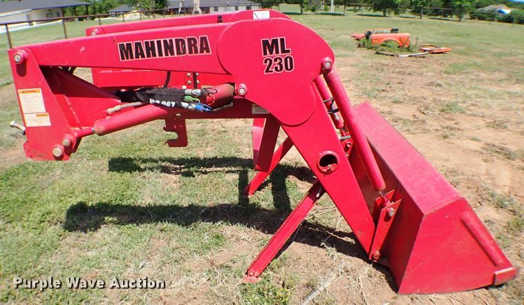 image for item MF9427 Mahindra ML230  loader