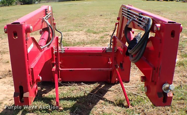 image for item MF9427 Mahindra ML230  loader