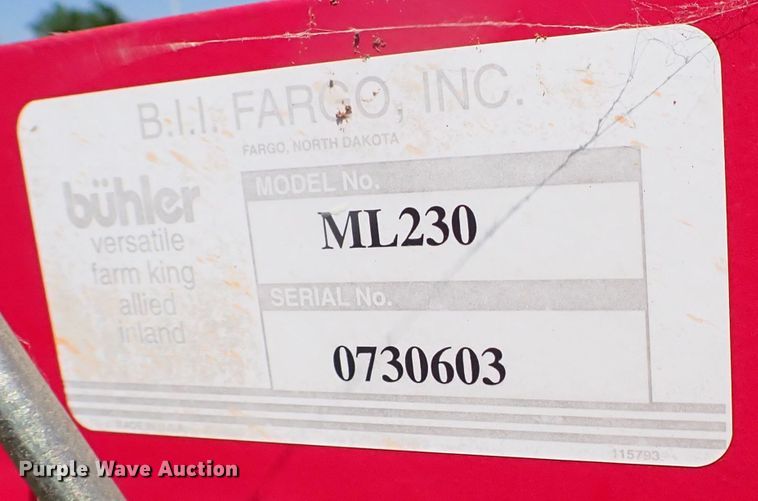 image for item MF9427 Mahindra ML230  loader