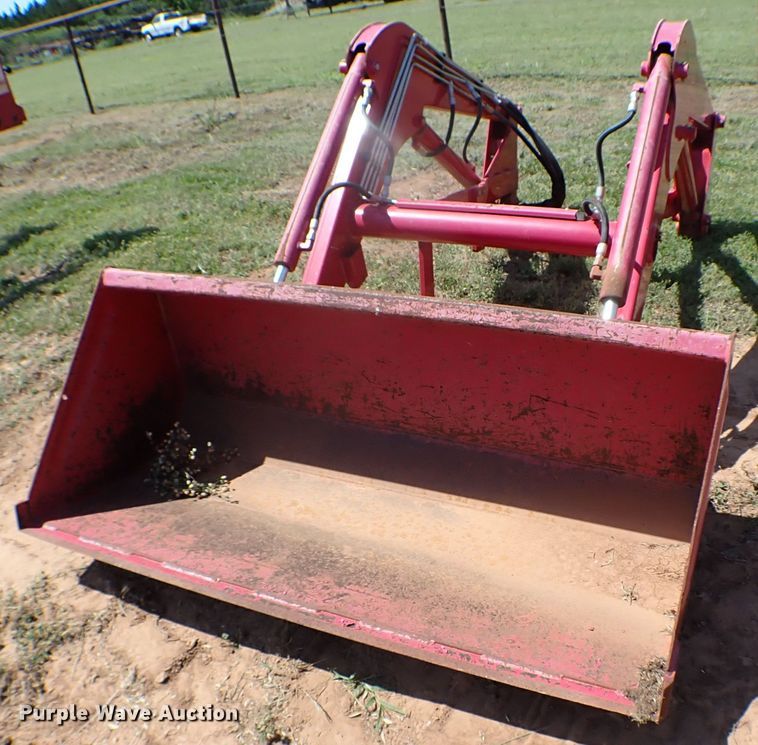 image for item MF9428 Mahindra ML230  loader