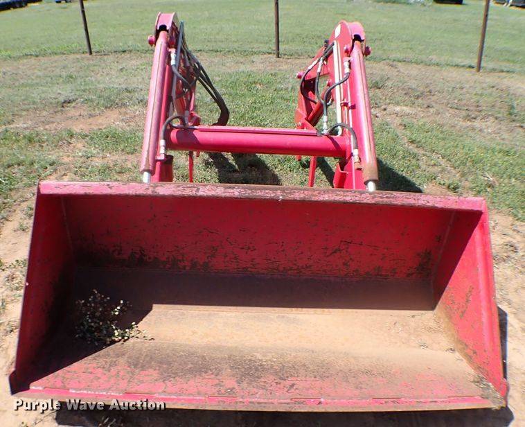 image for item MF9428 Mahindra ML230  loader