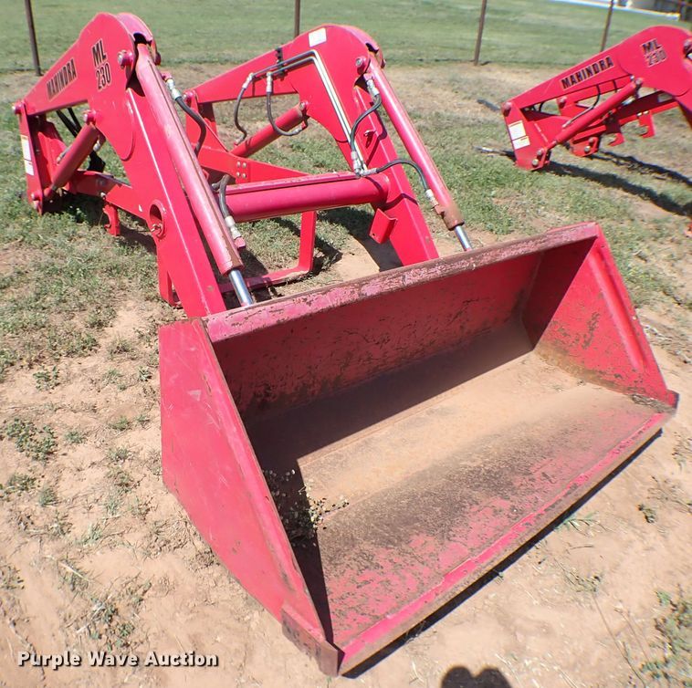 image for item MF9428 Mahindra ML230  loader