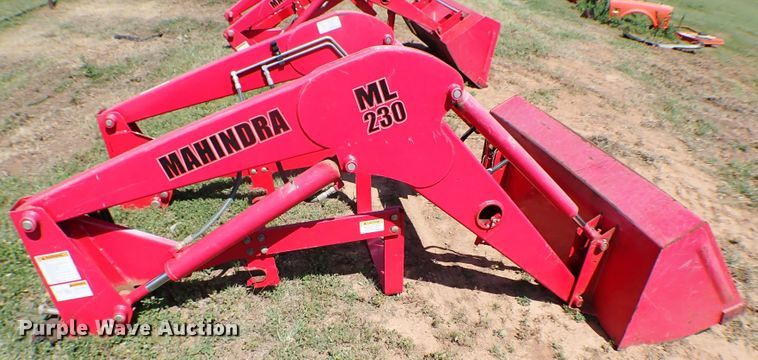 image for item MF9428 Mahindra ML230  loader