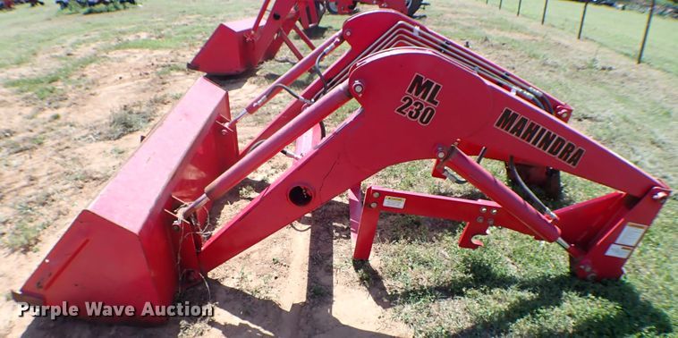 image for item MF9428 Mahindra ML230  loader