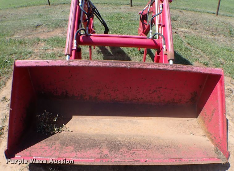 image for item MF9428 Mahindra ML230  loader