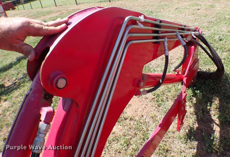 image for item MF9428 Mahindra ML230  loader