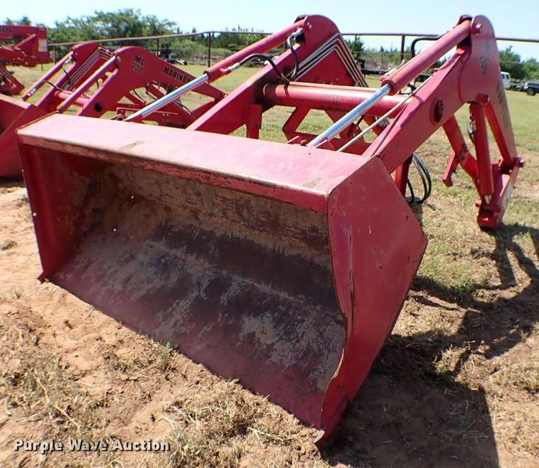 image for item MF9429 Mahindra ML230  loader