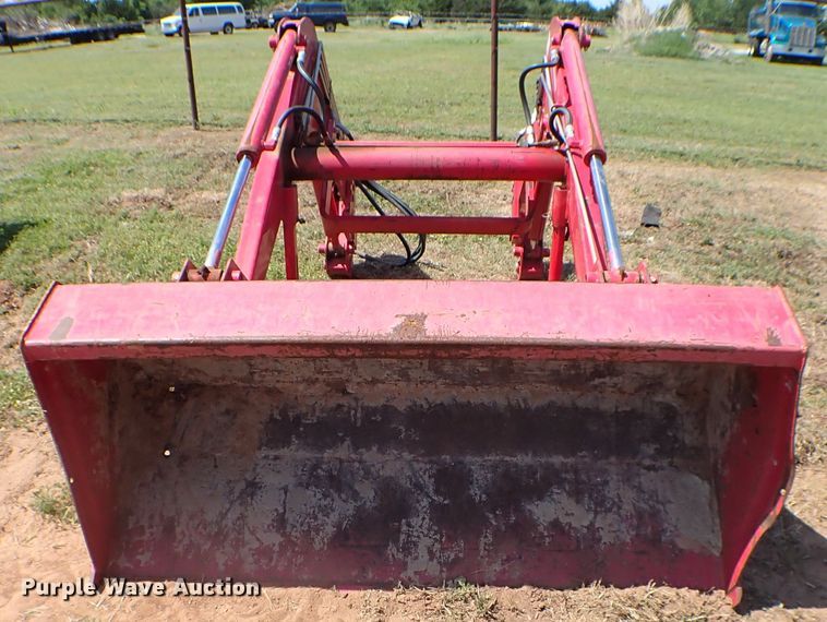 image for item MF9429 Mahindra ML230  loader