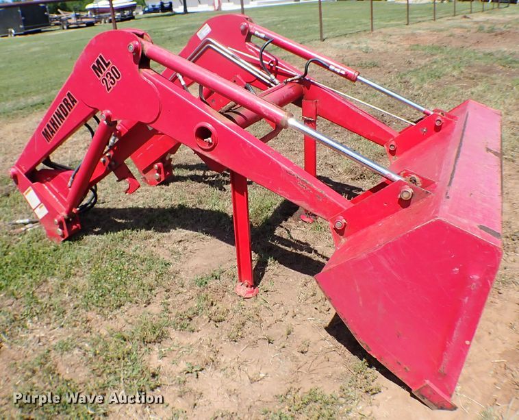 image for item MF9429 Mahindra ML230  loader