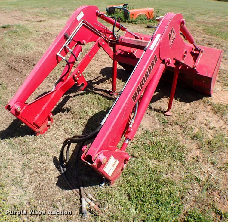 image for item MF9429 Mahindra ML230  loader