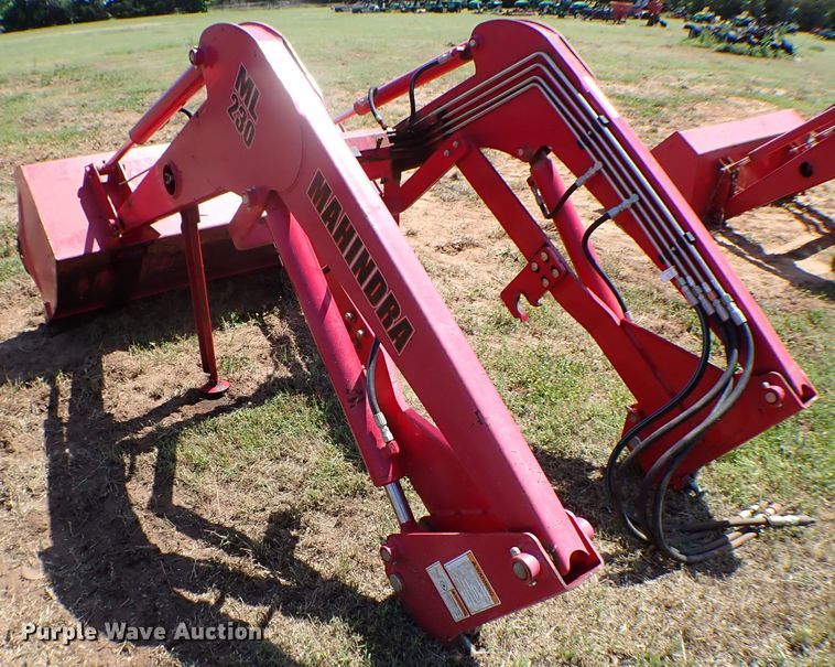 image for item MF9429 Mahindra ML230  loader