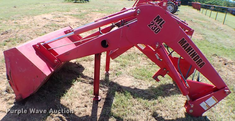 image for item MF9429 Mahindra ML230  loader