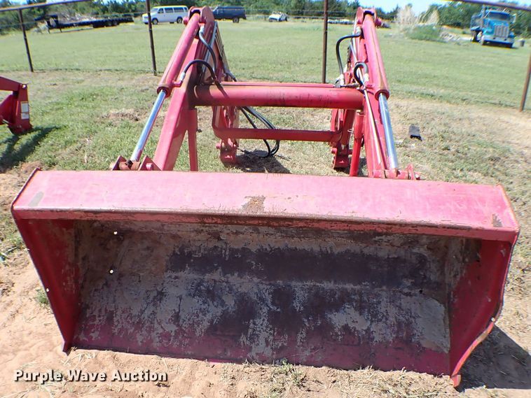 image for item MF9429 Mahindra ML230  loader