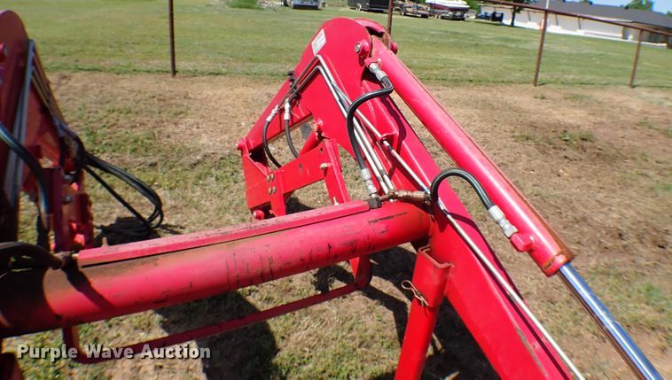 image for item MF9429 Mahindra ML230  loader