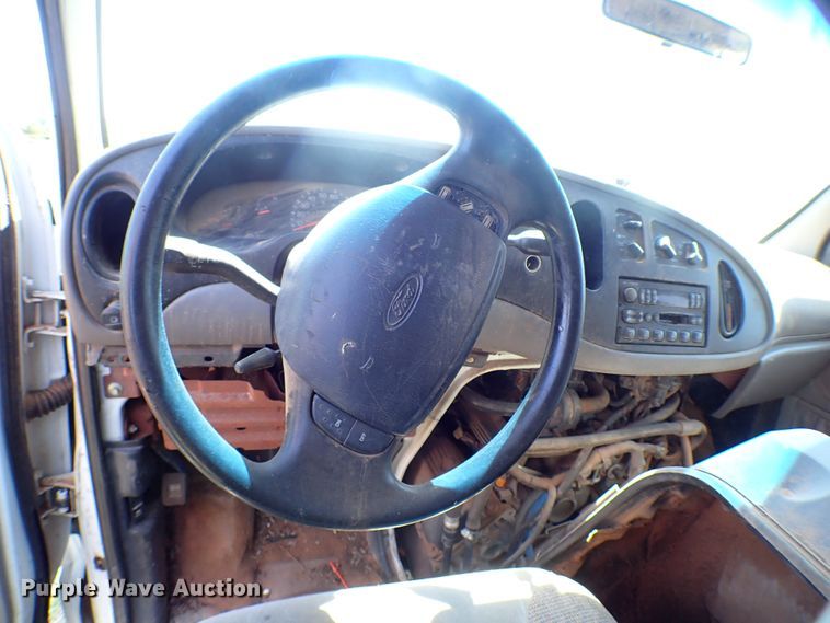 image for item MF9431 1997 Ford Club Wagon XLT  van