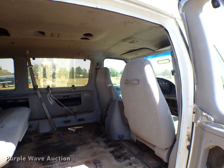 image for item MF9431 1997 Ford Club Wagon XLT  van