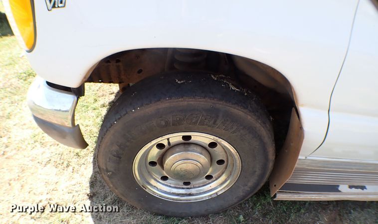 image for item MF9431 1997 Ford Club Wagon XLT  van