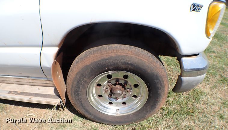 image for item MF9431 1997 Ford Club Wagon XLT  van