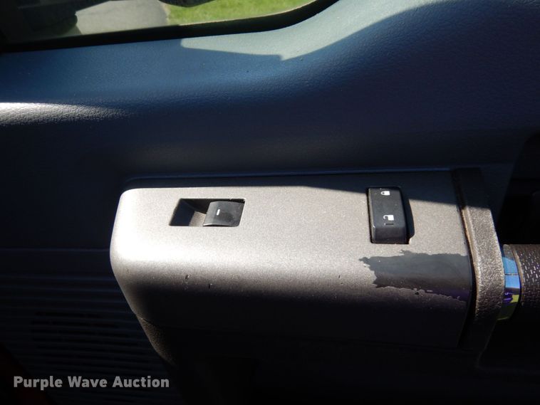 image for item MF9595 2011 Ford F450 Super Duty  flatbed truck