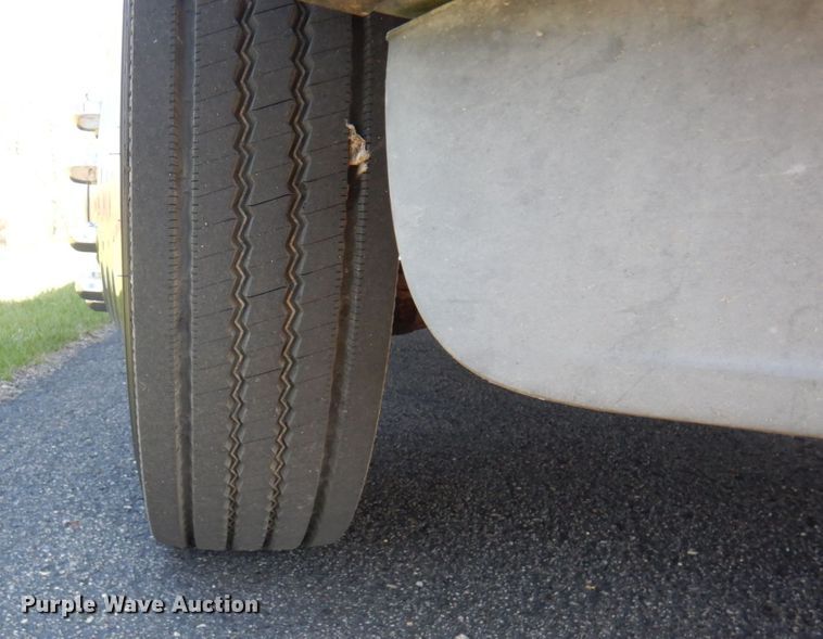 image for item MF9595 2011 Ford F450 Super Duty  flatbed truck