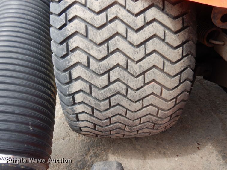 image for item MF9601 Kubota F2560  lawn mower