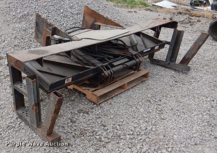 image for item MU9561 Tommy Gate 102" W end gate lift