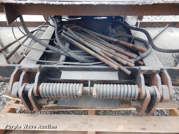 image for item MU9561 Tommy Gate 102" W end gate lift