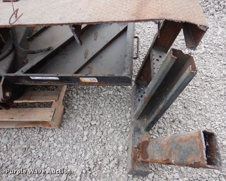 image for item MU9561 Tommy Gate 102" W end gate lift