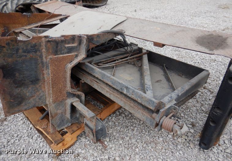 image for item MU9561 Tommy Gate 102" W end gate lift