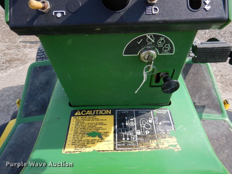 image for item MU9593 John Deere 322  lawn mower